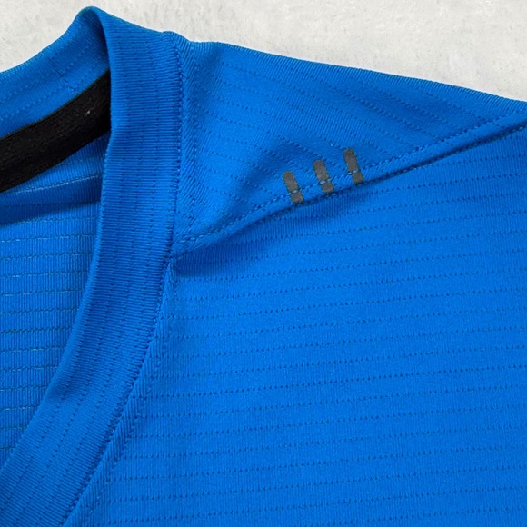 Lululemon Mens T-Shirt Athletic Fit Breathe Quick-Dry Blue Size L READ - Picture 6 of 10